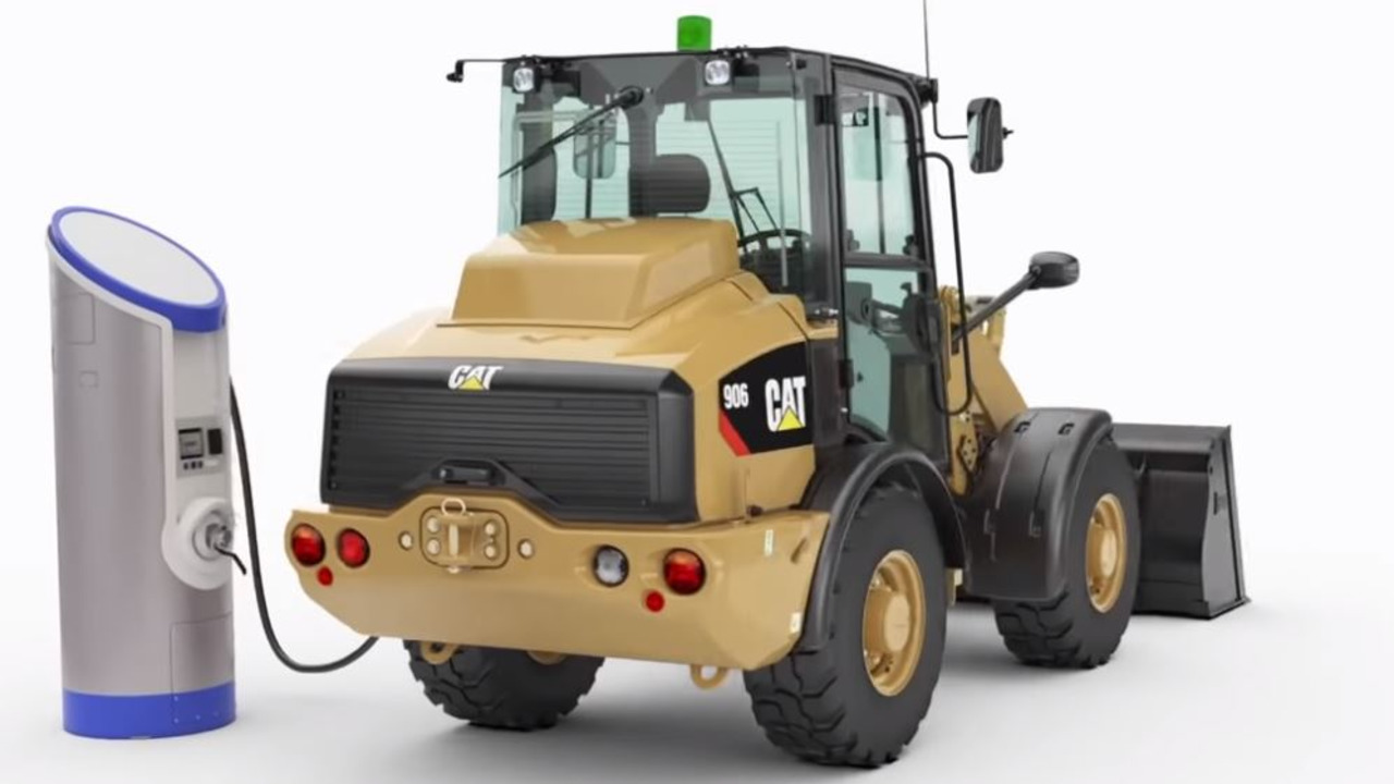 Caterpillar Use first electric underground wheel Loader at R1700 XE
